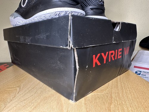 DS Nike Kyrie 7 "Brooklyn" Black/White Concepts Men’s size 11 Water Damaged Box - Picture 21 of 23
