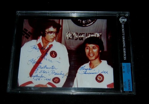 Original KANG RHEE SIGNED 8x10 WITH ELVIS PRESLEY #2 Beckett JSA Encapsulated - Picture 1 of 2