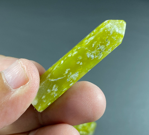 10pcs lot of Green Serpentine faceted crystals top quality pendants. - Picture 8 of 10