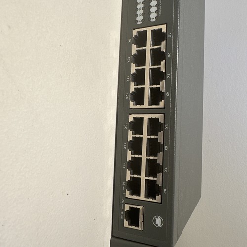 SMC Ez Hub 10/100, 5616DS - Picture 3 of 4