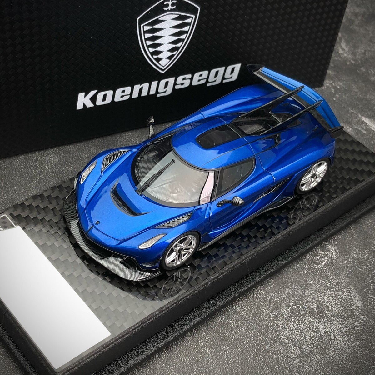 FrontiArt Koenigsegg Jesko Swedish Flag Yellow - Limited 500