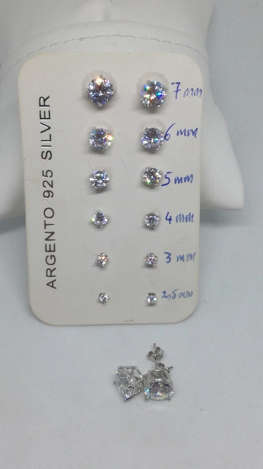 ORECCHINI PUNTO LUCE  ARGENTO RODIATO  UNISEX 4 GRIFFE TAGLIO BRILLANTE EXPLOIT - Immagine 4 di 4