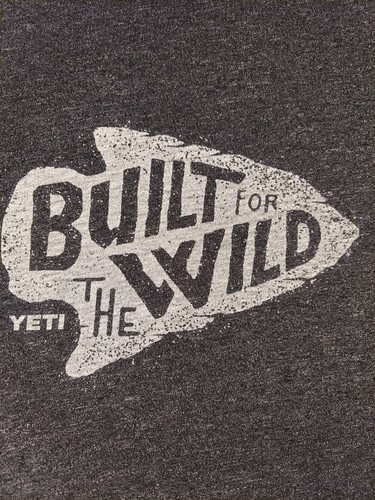 2016 Camiseta Yeti Coolers construida para The Wild para hombre pequeña gris manga corta - Imagen 3 de 6