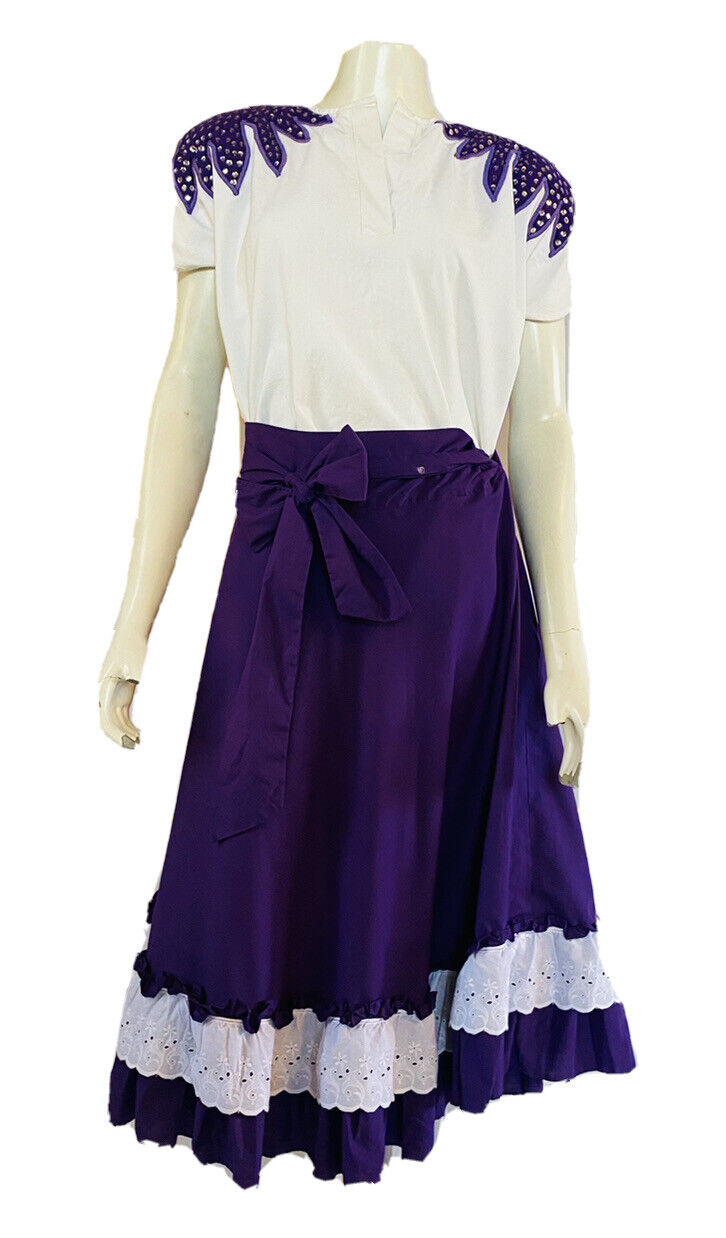 Mexican Circle Skirt & TIPICANO top dance attire … - image 1