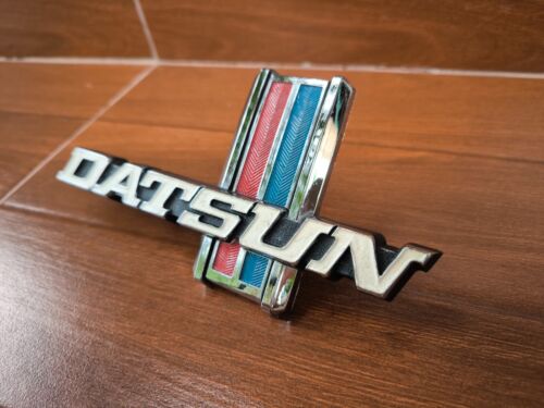 Fit DATSUN 620 Pick-up Front Grille Badge/ Emblem/Logo New NOS 62305B5000 - Picture 3 of 14