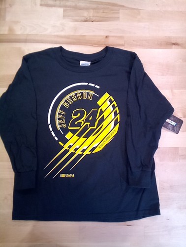 Youth Jeff Gordon #24 NASCAR Boy Black And Yellow Kids Tee Shirt Size XLarge NWT - Picture 1 of 6
