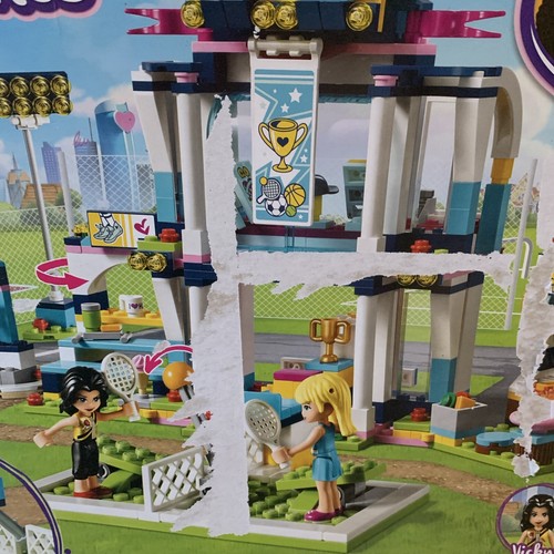 LEGO FRIENDS: L'arena sportiva di Stephanie (41338) - Foto 2 di 8