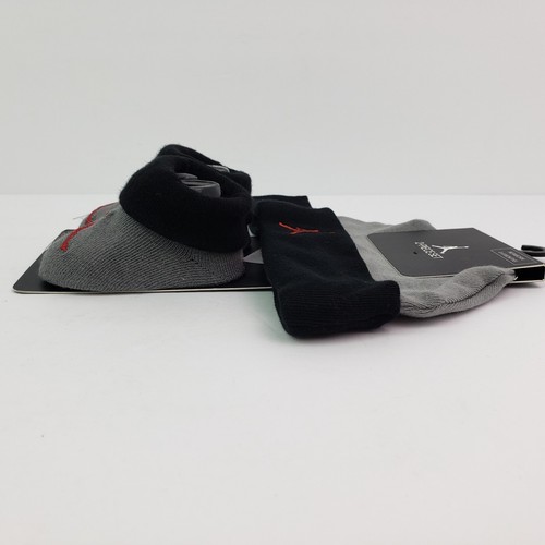Nike Air Jordan Newborn Baby Boys 0-6M Gray Hat Beanie Socks Booties 2 Piece Set - Picture 4 of 5