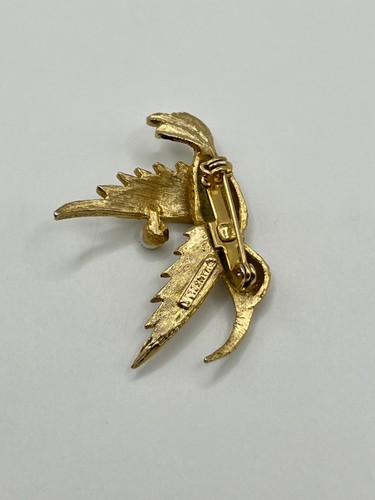 Spilla vintage Mamselle uccellino volante tono oro con accento di finta perla - Foto 4 di 5