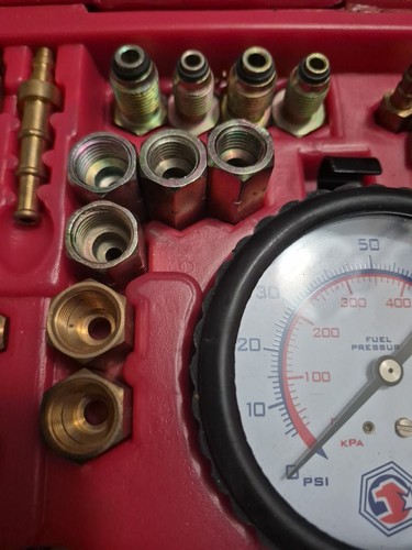 Matco Tools FIT550 Master Fuel Pressure Tester Kit in Case w manual - Picture 9 of 11