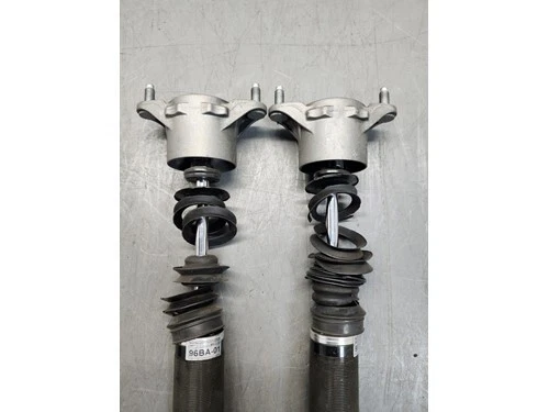 Puntales de suspensión neumática L & R delanteros y traseros D2 Racing para 16 Mercedes Benz CLA 250 Foto 3 de 4