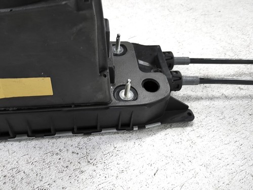 Vitre remises de sol Volkswagen Gti M.T 2022-2024 avec bouton + tringlerie * coffre caoutchouc déchiré