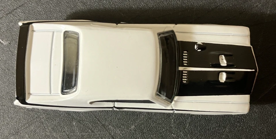 White 1970 Buick GSX - Hot Wheels 2009 New Models 1:64 Diecast - CLEAN NM - Image 2 of 4