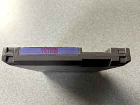 Vintage 1980s NINTENDO "TETRIS" CLASSIC PUZZLE GAME cartridge for NES