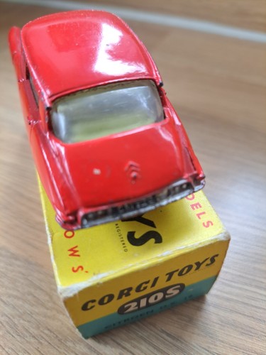CORGI 210S CITROEN D.S.19 BOXED CAR - Picture 7 of 8