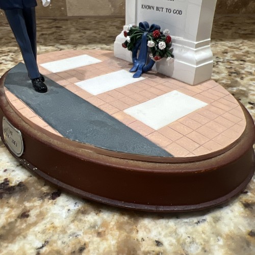 GI JOE MILITARY MEMORIALS THE SENTINEL P#577420500 HASBRO COLLECTORS 1/3666 RARE - Picture 7 of 24