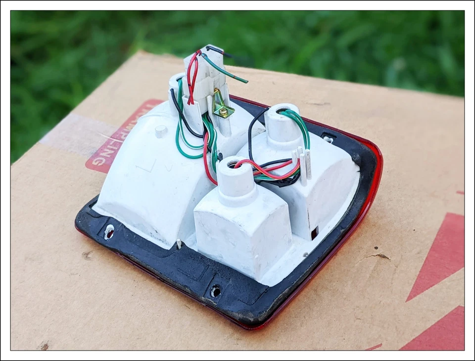 ✅ 1983-1991 Gen1 Mitsubishi Montero Dodge RAIDER, LUZ TRASERA IZQUIERDA Conjunto Lámpara Foto 3 de 3