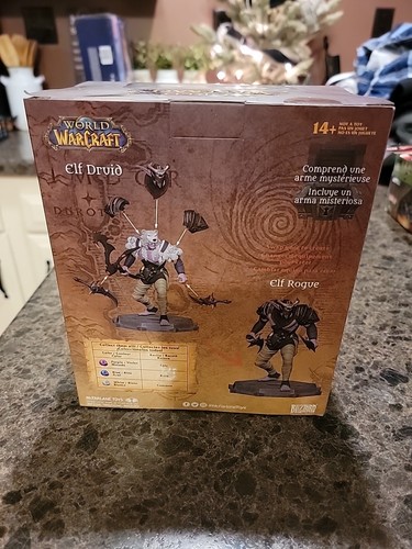 Elf Druid & Elf Rogue : Rare (World of Warcraft) 5" Action Figure - Picture 5 of 6