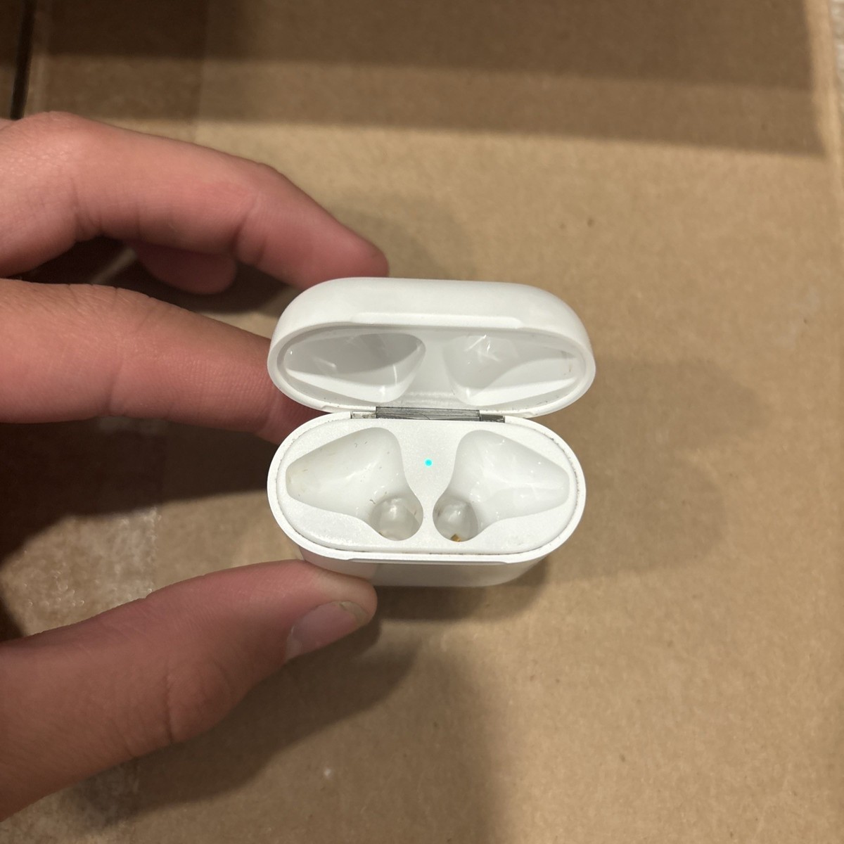 Apple Airpods Charging CASE ONLY Genuine A1602 replacement Charger