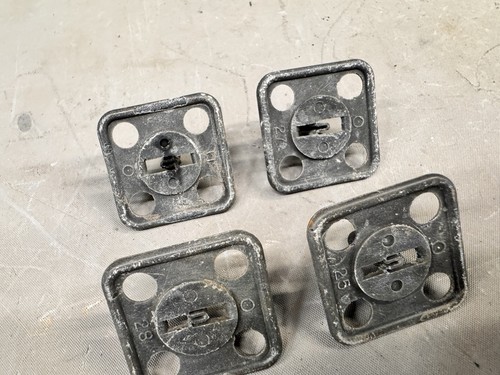 1968 1969 1970 Mustang Mach 1 Grande Cougar XR7 Eliminator Hood Insulation Clips - Foto 6 di 6