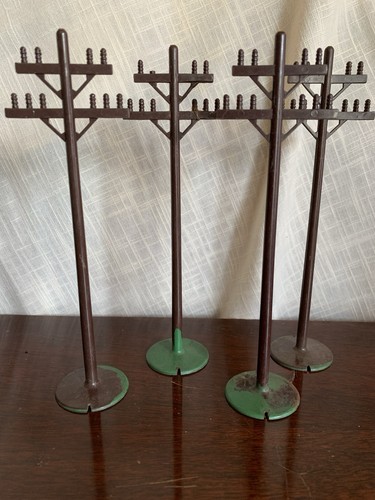 Vintage Lionel Flagman Railroad Crossing Gate Stop Signal 1045 Elec. Poles - Picture 3 of 22