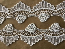 9 1/2 YDS, LOVELY SCALLOPED IVORY FLORAL RAYON VENISE LACE EDGE