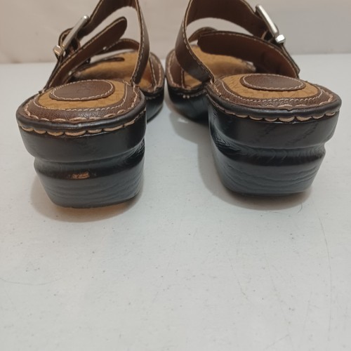 b.o.c. Born elden sandals brown buckle strap slip on womens 8M - Picture 5 of 6