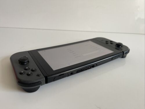 Nintendo Switch HAC-001(-01) Handheld Console Bundle. Joycons, Dock, Free P&P - Picture 9 of 10