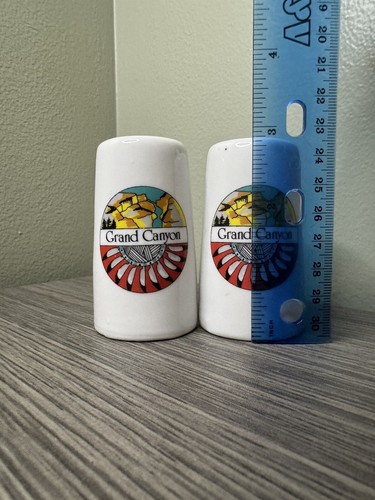 Grand Canyon Souvenir Salt and Pepper Shaker Set - Vintage Collectible - Picture 5 of 8