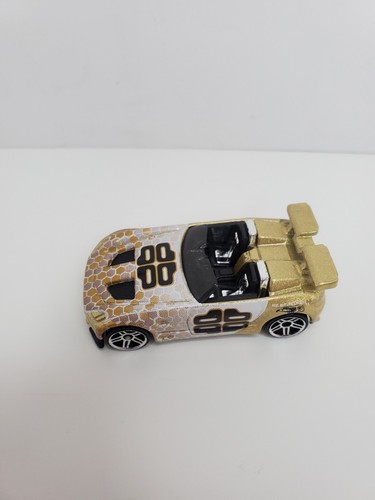 Mattel Hot Wheels 2001 Tantrum Gold White Black Diecast Car 1:64 - Picture 3 of 5
