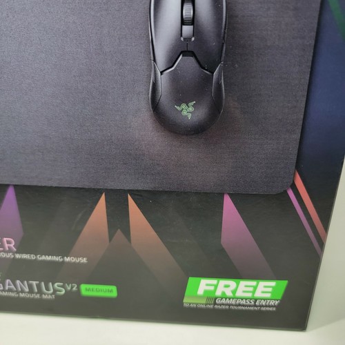 Logitech VICTORY BUNDLE 943-000093 VIPER Gaming Mouse AND GIGANTUS V2 MOUSE Pad - Picture 5 of 10