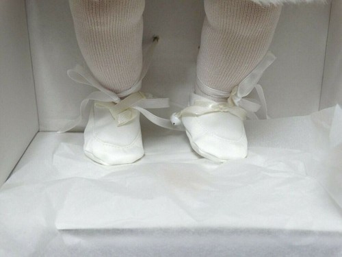 Adorable Effanbee First Christmas 18" Doll New in Shipper Box - Picture 6 of 10