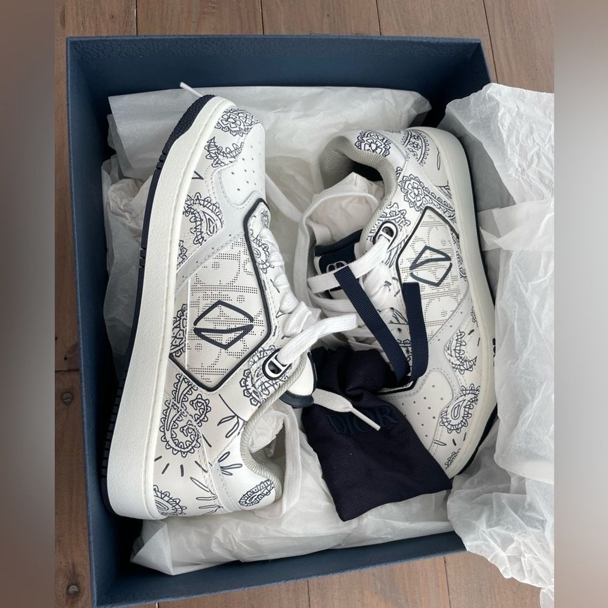 Christian Dior B27 White Navy Galaxy Paisley Calf leather Christian Dior B27 White Navy Galaxy Paisley Calf leather