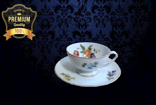 Alemania Zona EE. UU. Baviera Diseño Floral Pequeña Taza de Té y Platillo (Usado) - Imagen 2 de 3