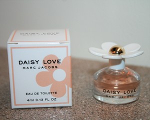 marc jacobs daisy deluxe