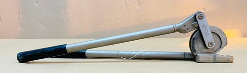 Reed TB 08 Hand Tube Bender 1/2" OD 1-1/2 in. Bend Radius - Picture 7 of 8