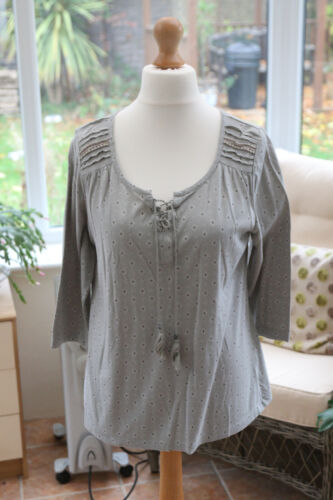Bon Marche Ladies Green Patterned 3/4 Sleeved Top Tassel Tie Neckline Size 14