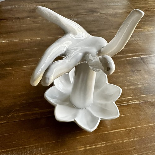 Vintage White Ceramic Hand Jewelry Holder with Floral Base Decoration New - Picture 3 of 6