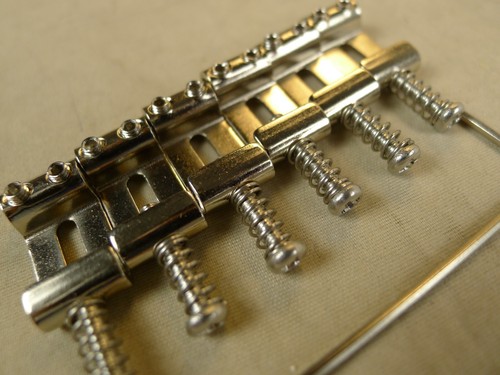 Set 6 pz selle ponte vintage per chitarra strat nichel 11,2 mm 2-7/32" spaziatura - Foto 2 di 4