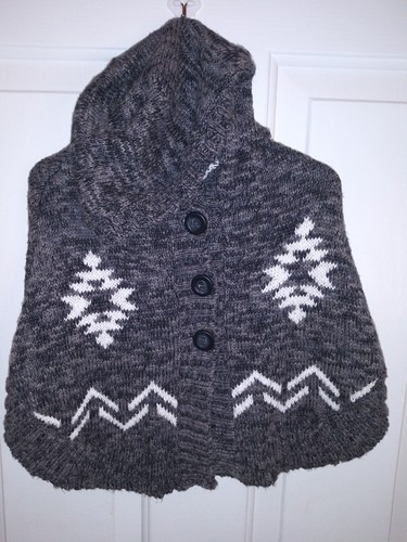 Oshkosh Hooded Sweater Knit Poncho Girls Size 12 Months Gray Aztec Button Up - Picture 6 of 14