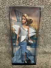 Sydney Opera House Barbie Dolls of the World Landmark Collection Pink Label 2010