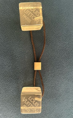 Louis Vuitton Vintage Cubo Transparente Banda para el Cabello Bobble Lujo Accesorio para el Cabello Logo LV - Imagen 9 de 16