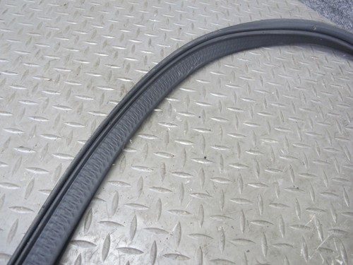 05-13 CHEVROLET CORVETTE C6 CUPÉ MALETERO TRASERO RESISTENTE SELLO DE GOMA OEM - Imagen 9 de 14