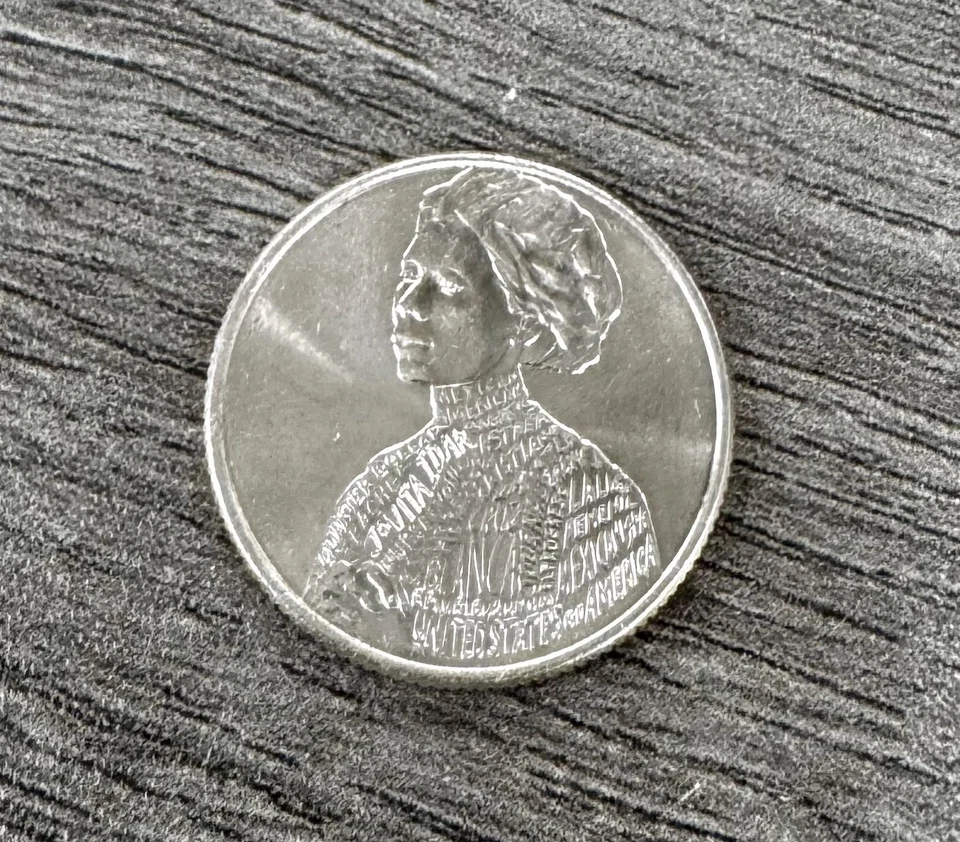 2023 D Jovita Idar Quarter Error Coin Mint 'In Cod We Trust' Rare Coin - Image 2 of 2