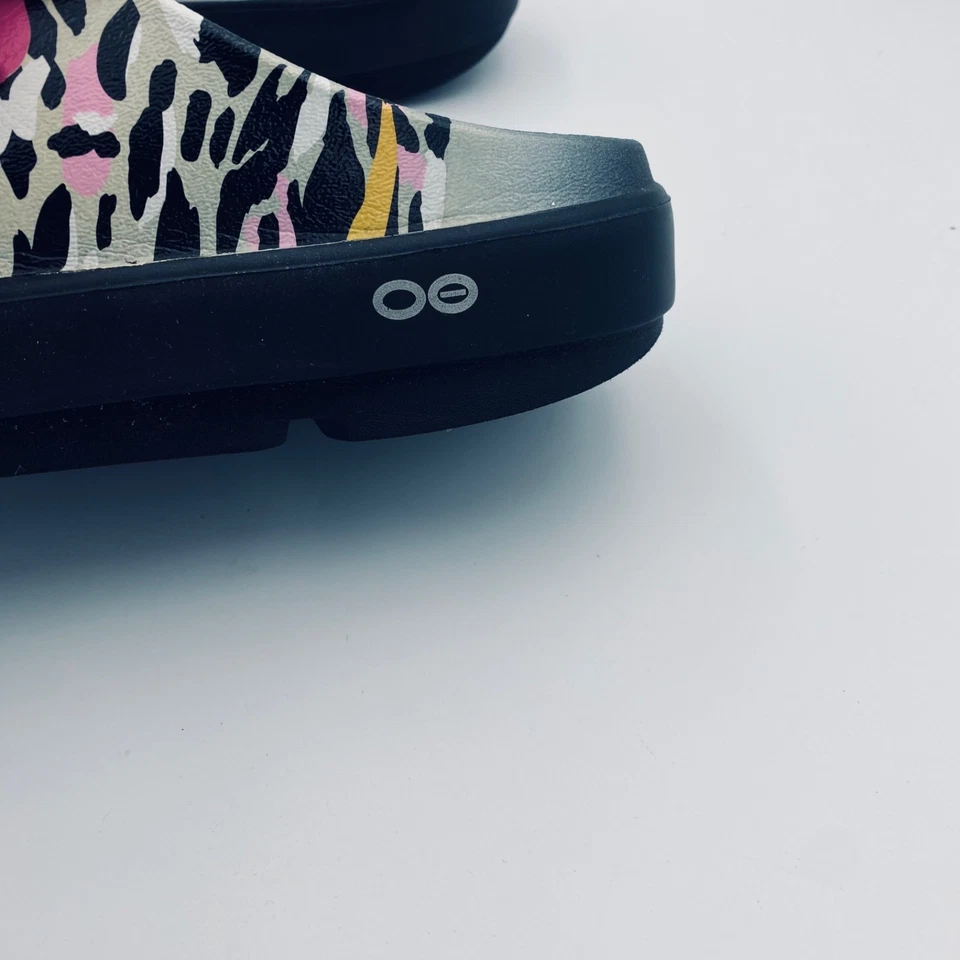 Zuecos Oofos Oocloog para mujer talla 7 Tiger Lilly zapatos sin cordones Foto 3 de 4