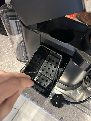 Nespreso Coffee Machine Virtue Next - Picture 3 of 6