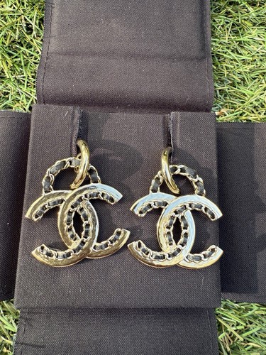 Chanel CC Logo Black Lambskin Leather Chain Woven Gold Tone Dangle Stud Earrings - Picture 10 of 17