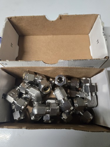 Parker A-Lok 3/8" Compression Elbows 90°  316 SS   Qty 12 New Swagelok Style - Picture 1 of 2