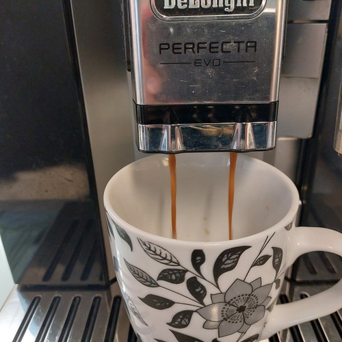 Kaffeevollautomat De'Longhi Perfecta EVO ESAM 42X,4Y* Gebraucht *für Bastler - Bild 3 von 11