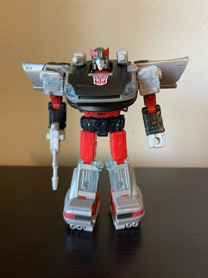Transformers Generations Earthrise War for Cybertron Deluxe Bluestreak Figure - Image 3 of 4